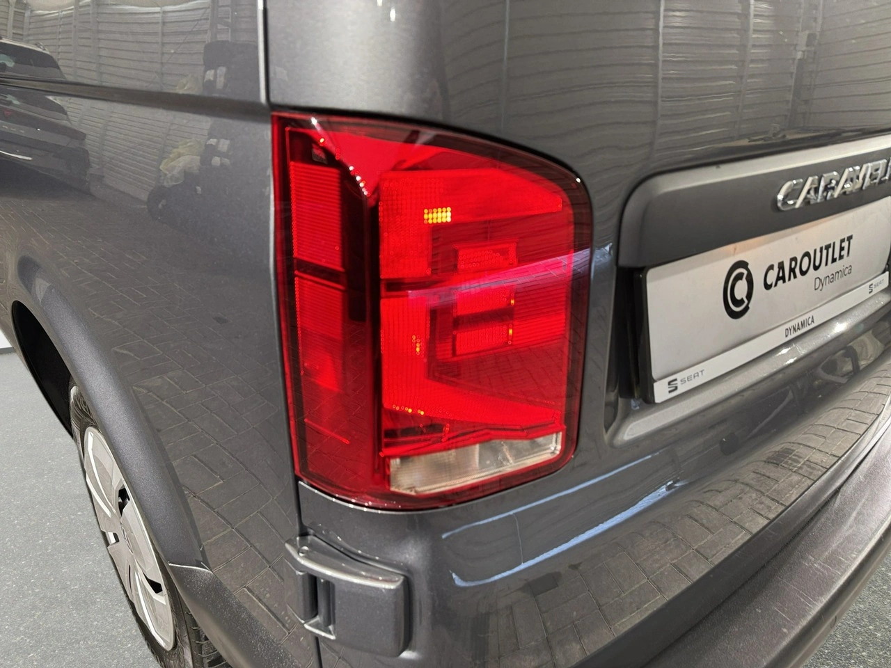 Volkswagen Caravelle - Zdjęcie 10