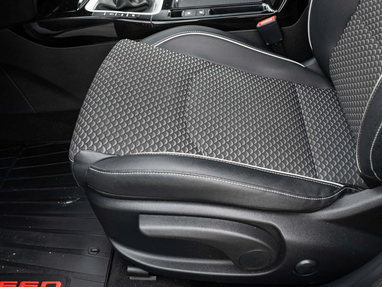 Kia Ceed - Zdjęcie 9
