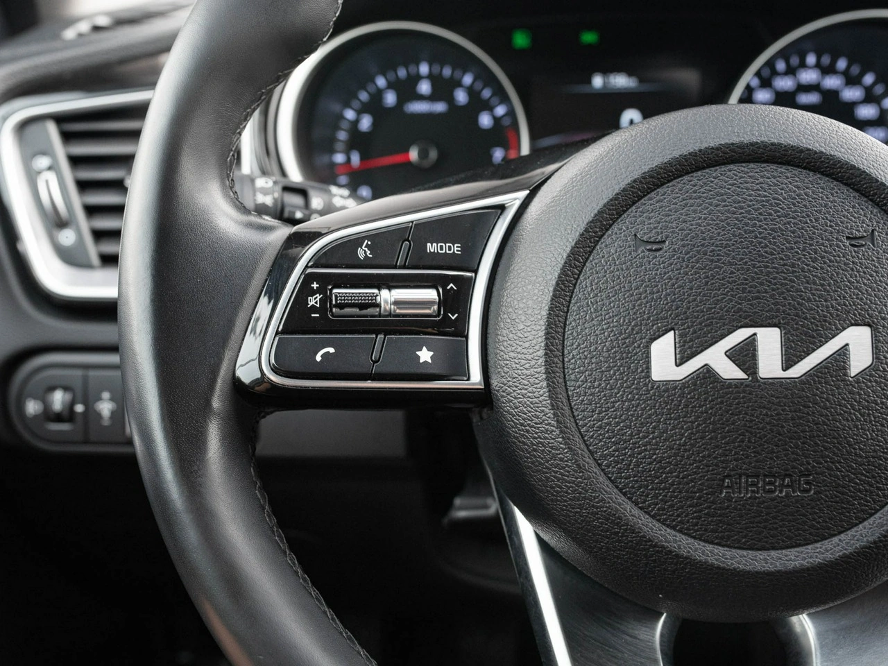 Kia Ceed - Zdjęcie 12