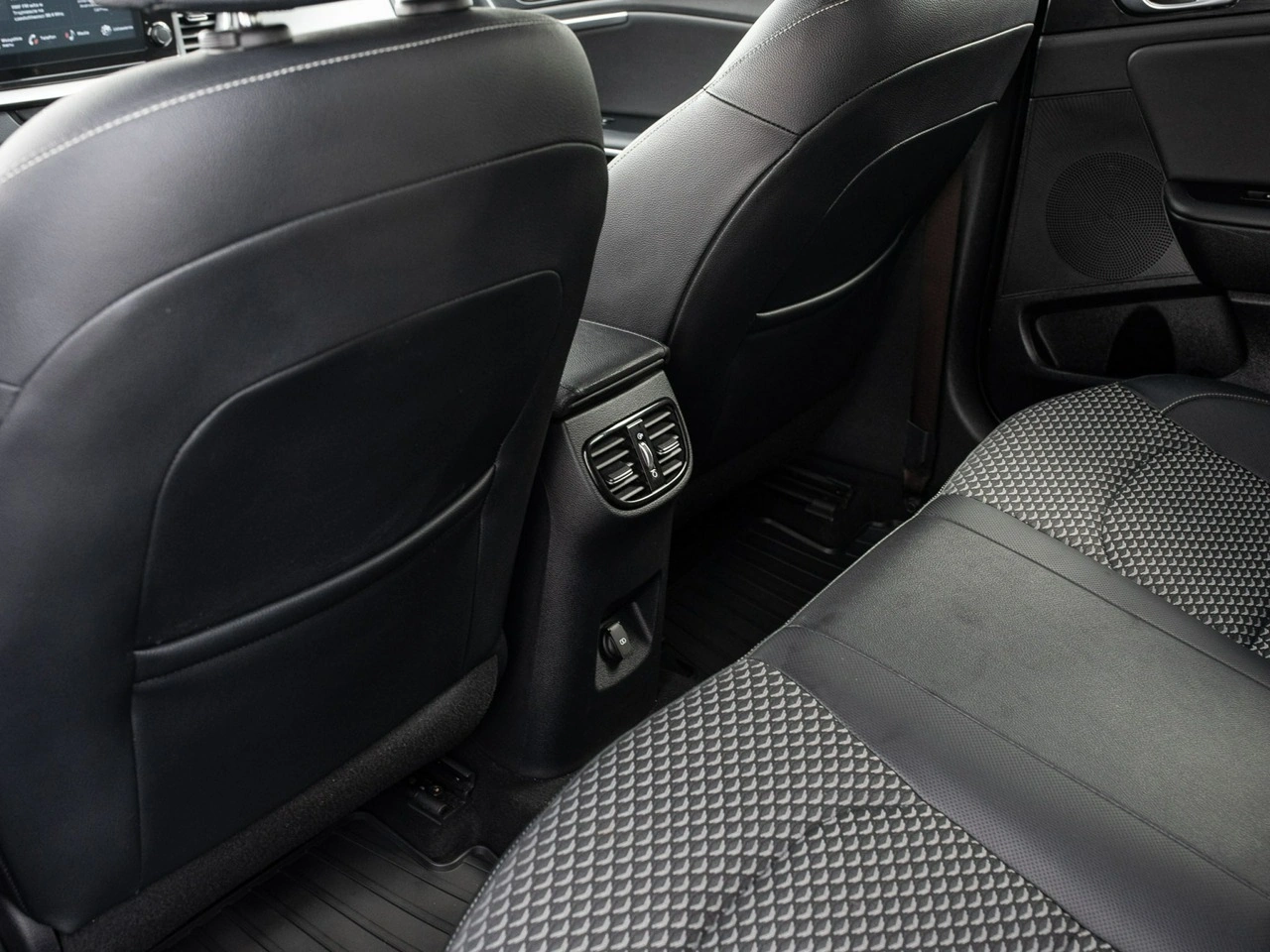 Kia Ceed - Zdjęcie 20