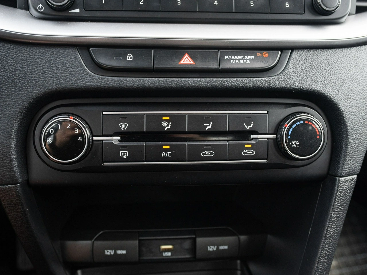 Kia Ceed - Zdjęcie 15