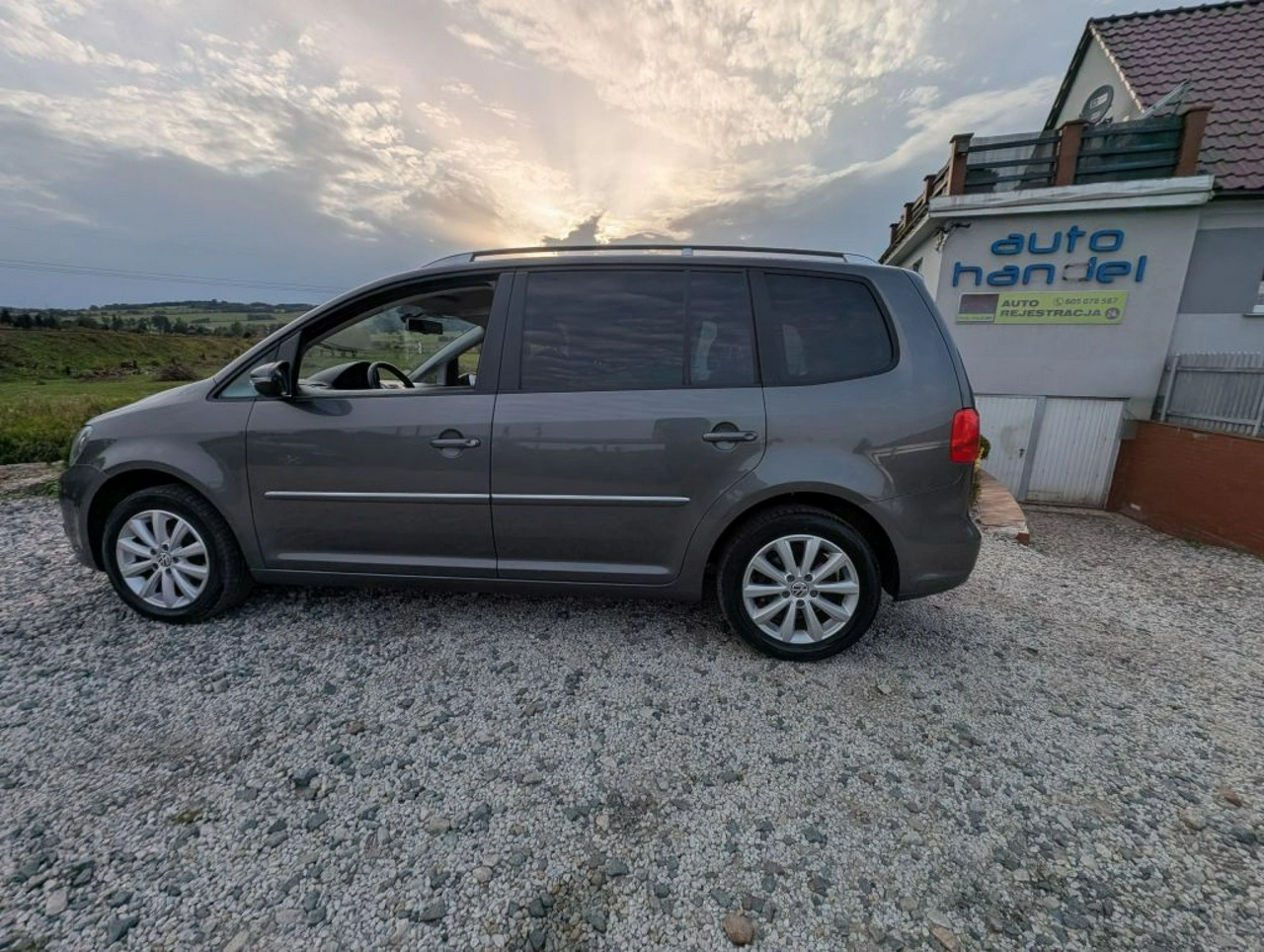 Volkswagen Touran - Zdjęcie 9