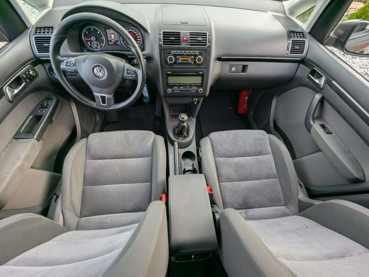 Volkswagen Touran - Zdjęcie 15