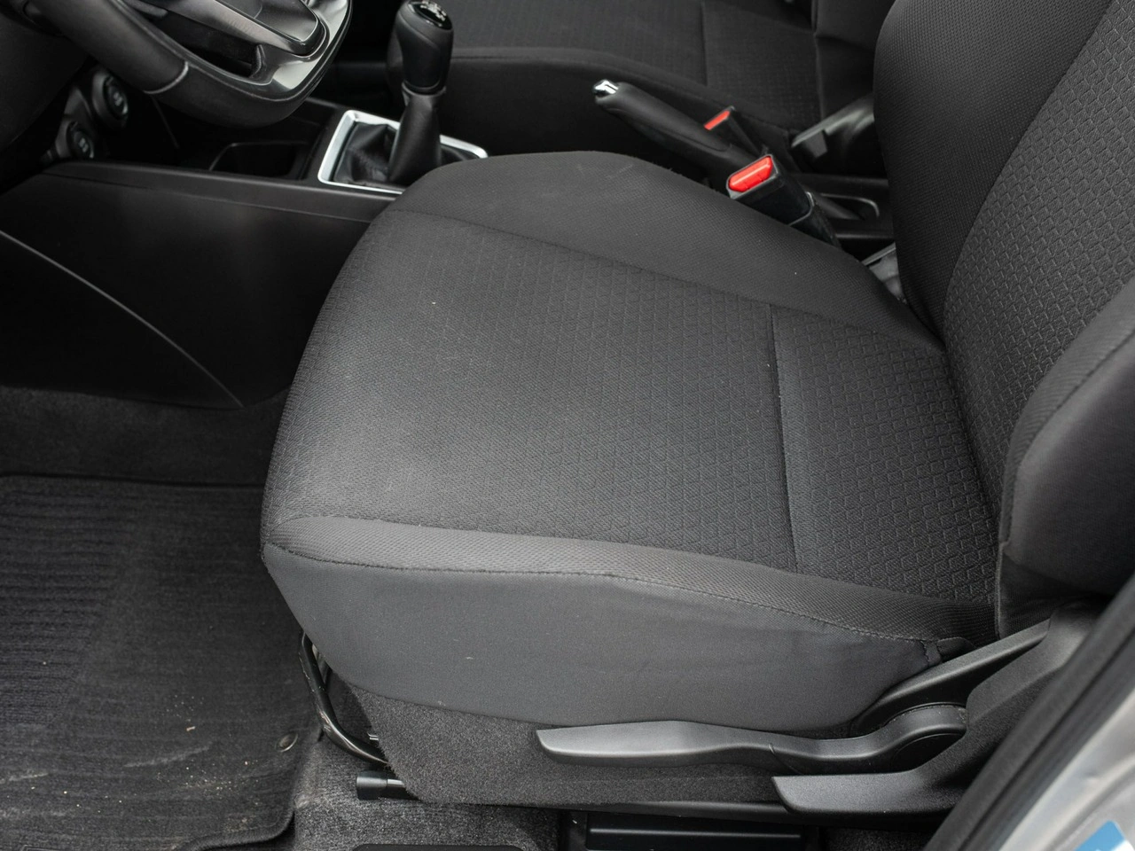 Suzuki Swift - Zdjęcie 8