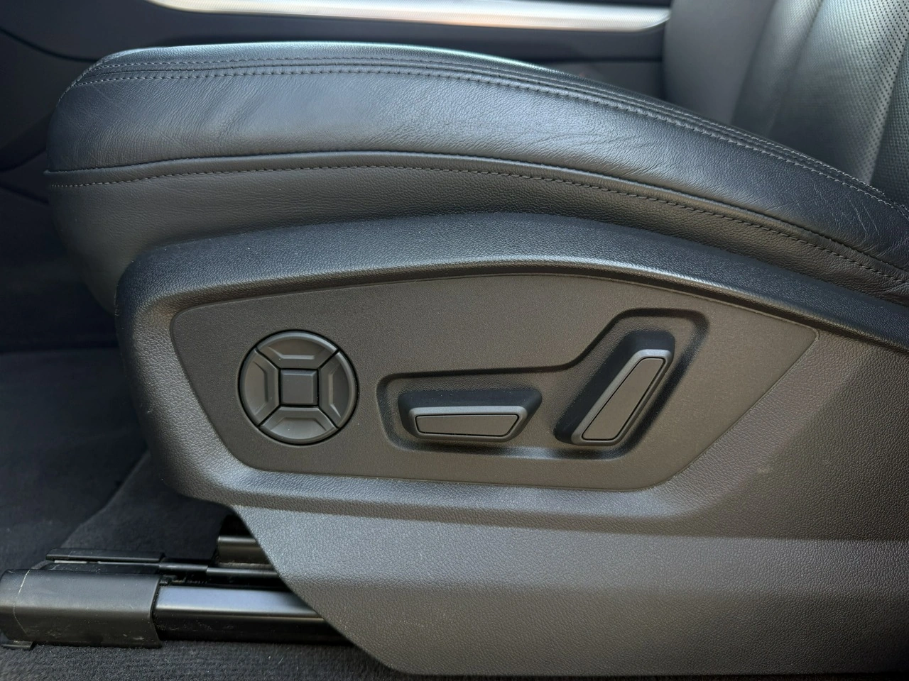 Audi Q8 - Zdjęcie 10