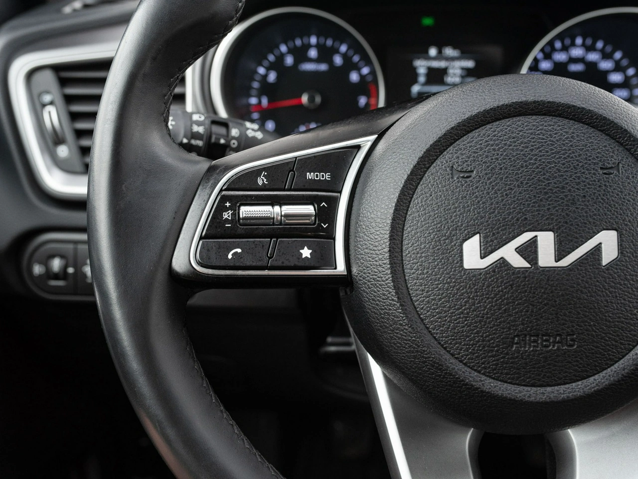 Kia Ceed - Zdjęcie 12