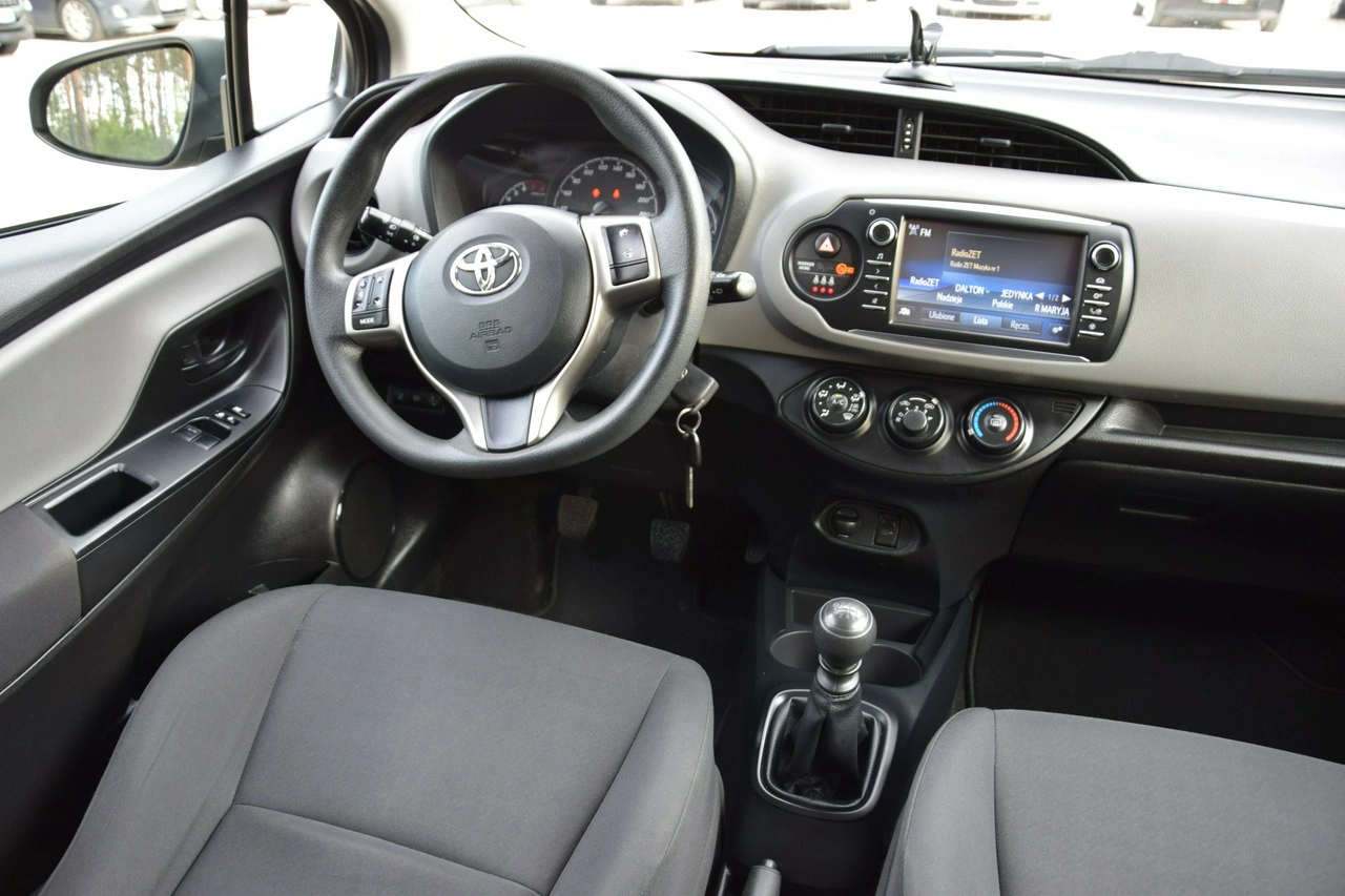 Toyota Yaris - Zdjęcie 33