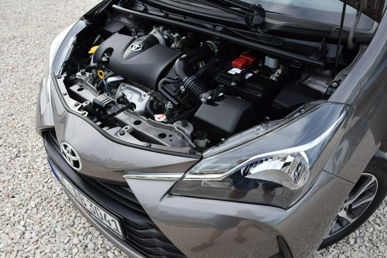 Toyota Yaris - Zdjęcie 8