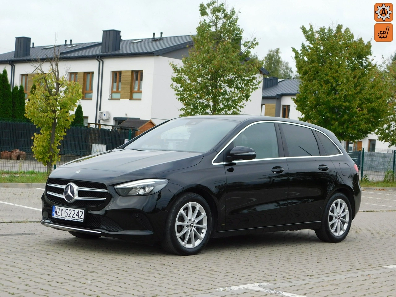 Mercedes B 220 - Główne zdjęcie