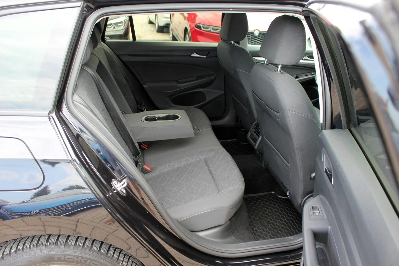 Volkswagen Golf Variant - Zdjęcie 11