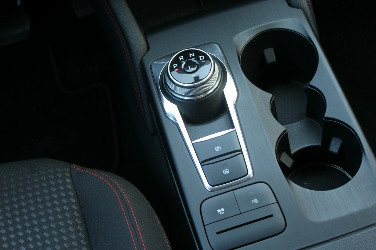 Ford Kuga - Zdjęcie 18
