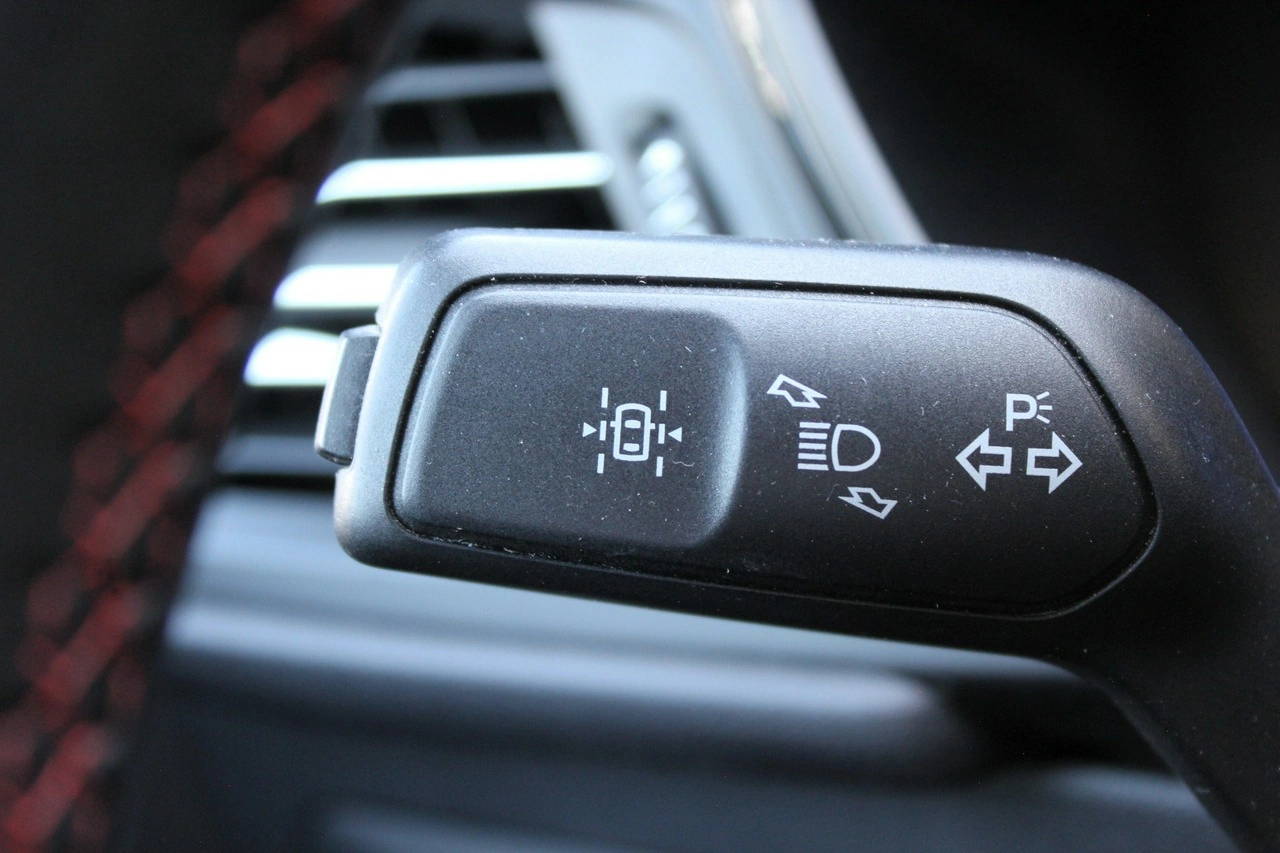 Ford Kuga - Zdjęcie 25