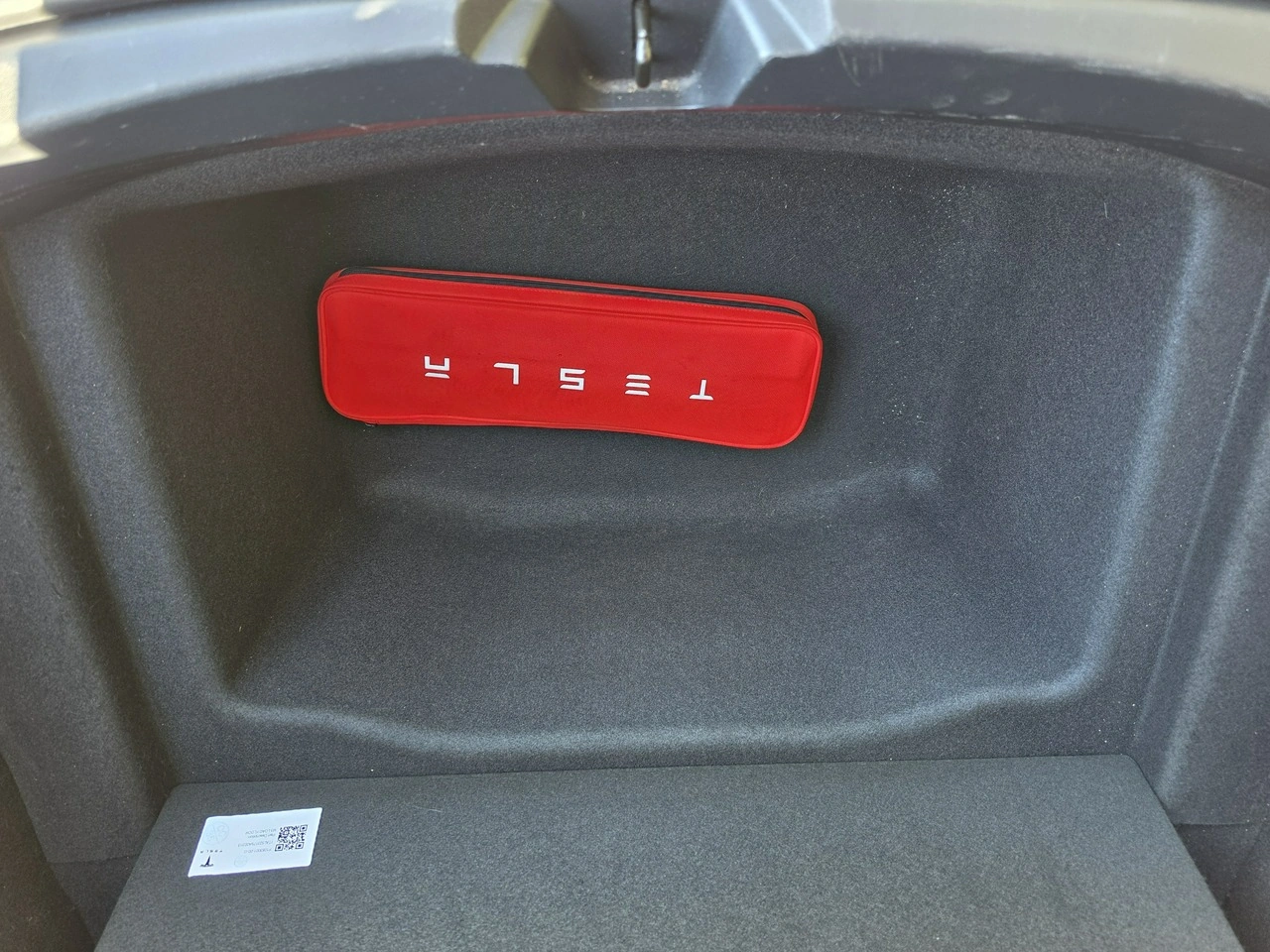Tesla Model 3 - Zdjęcie 15