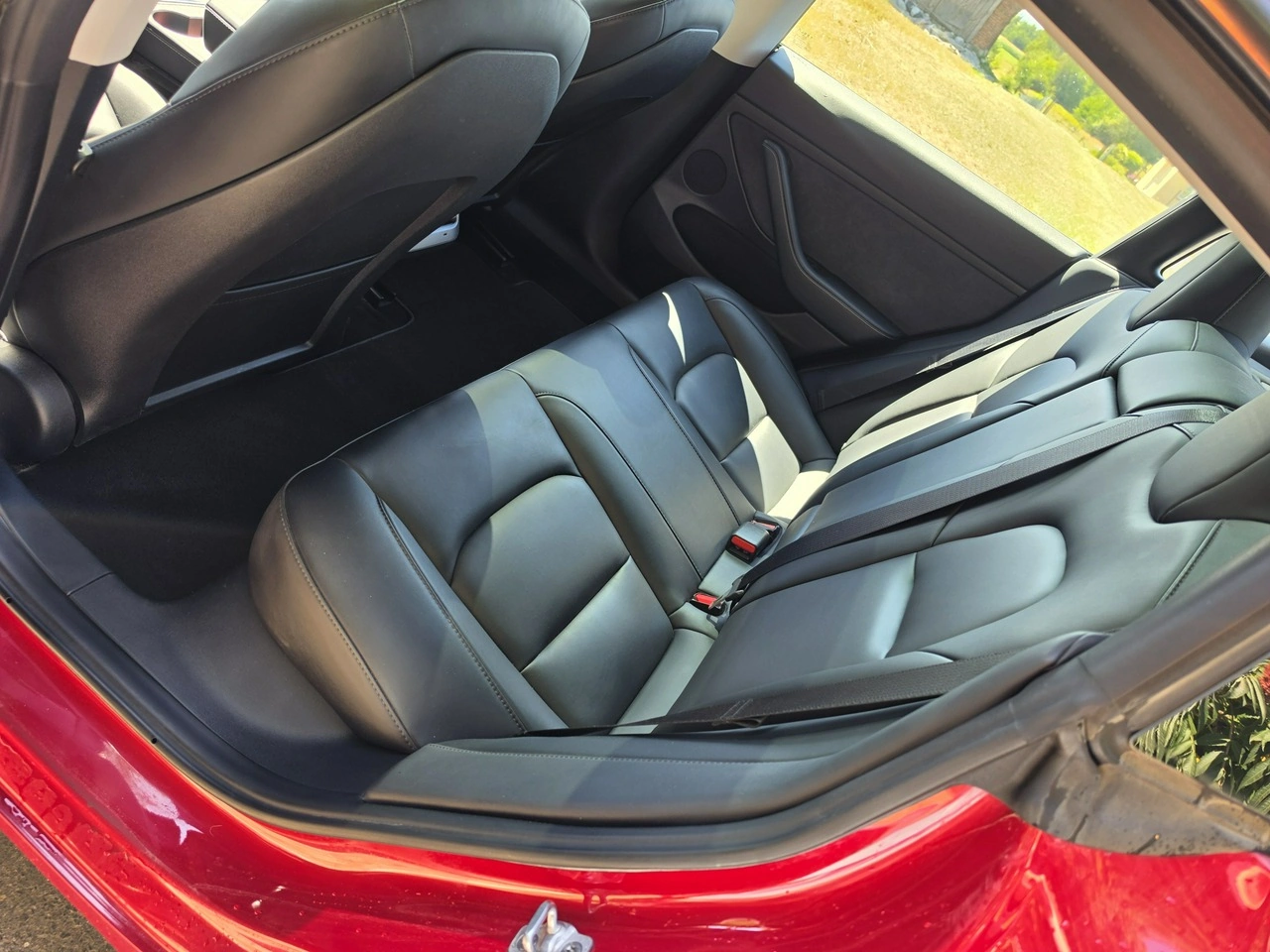 Tesla Model 3 - Zdjęcie 17