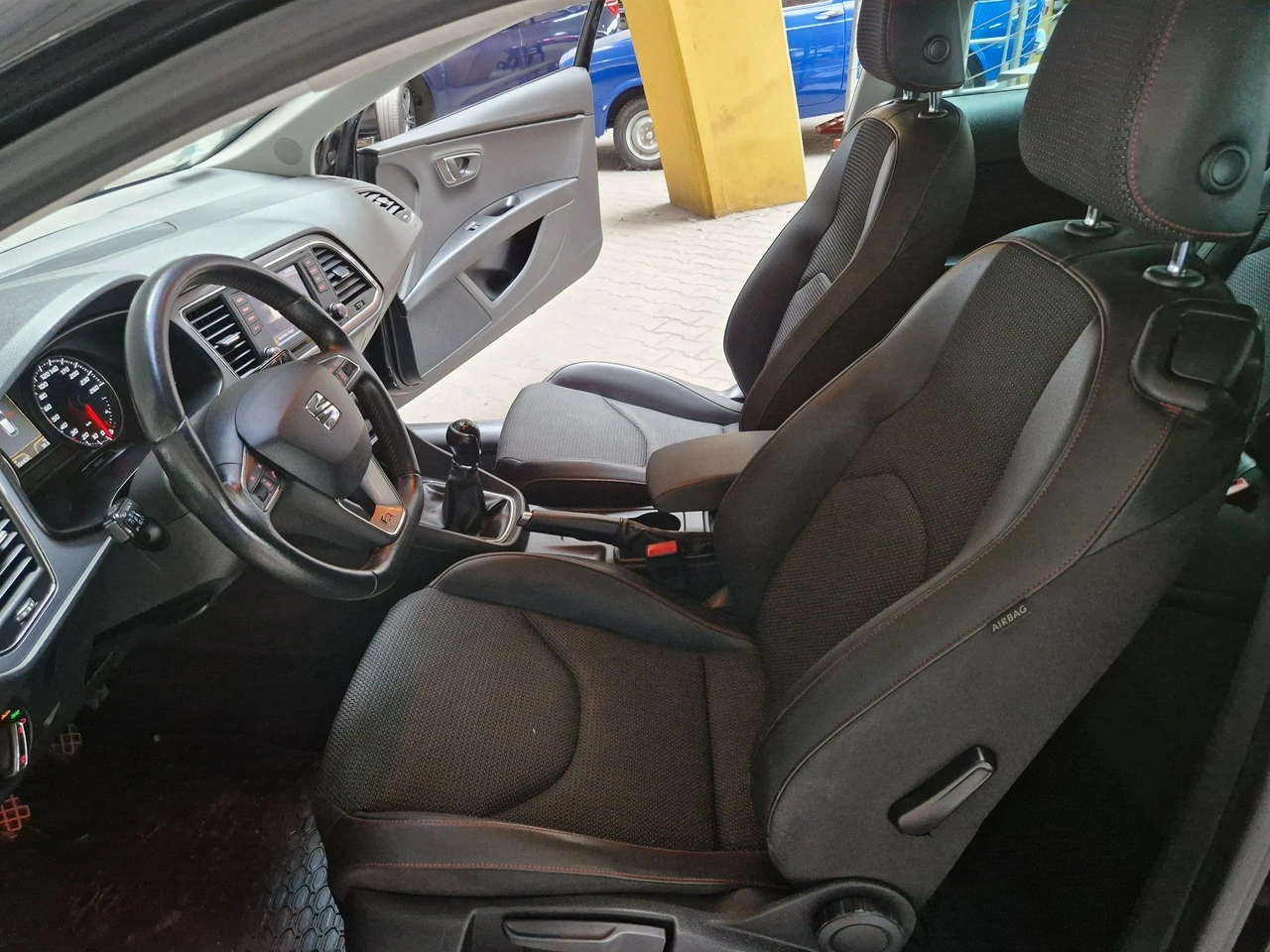 Seat Leon - Zdjęcie 11