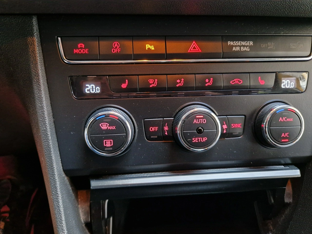 Seat Leon - Zdjęcie 14