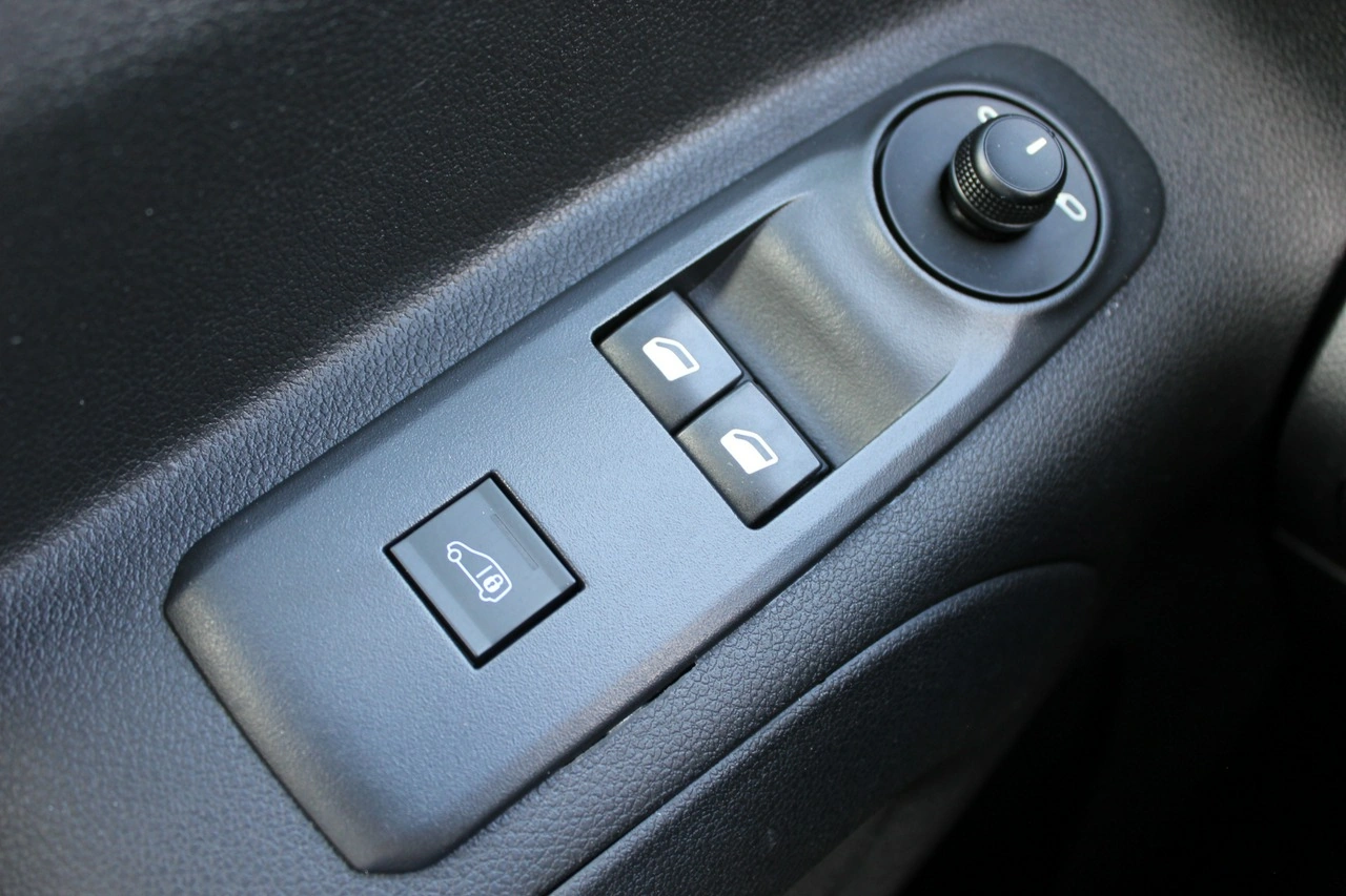 Peugeot Partner - Zdjęcie 23