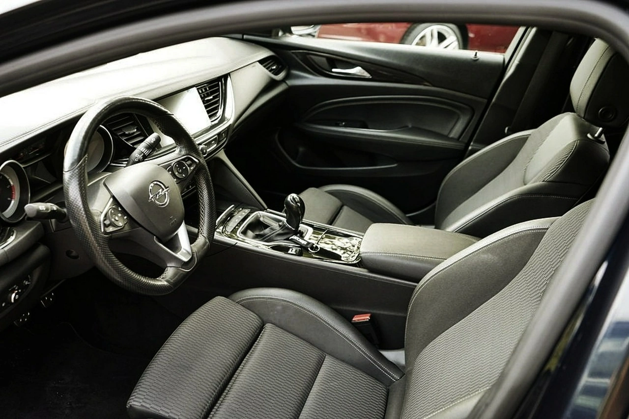 Opel Insignia Grand Sport - Zdjęcie 9