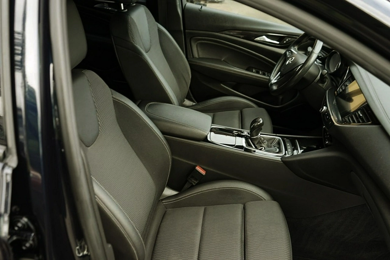 Opel Insignia Grand Sport - Zdjęcie 11
