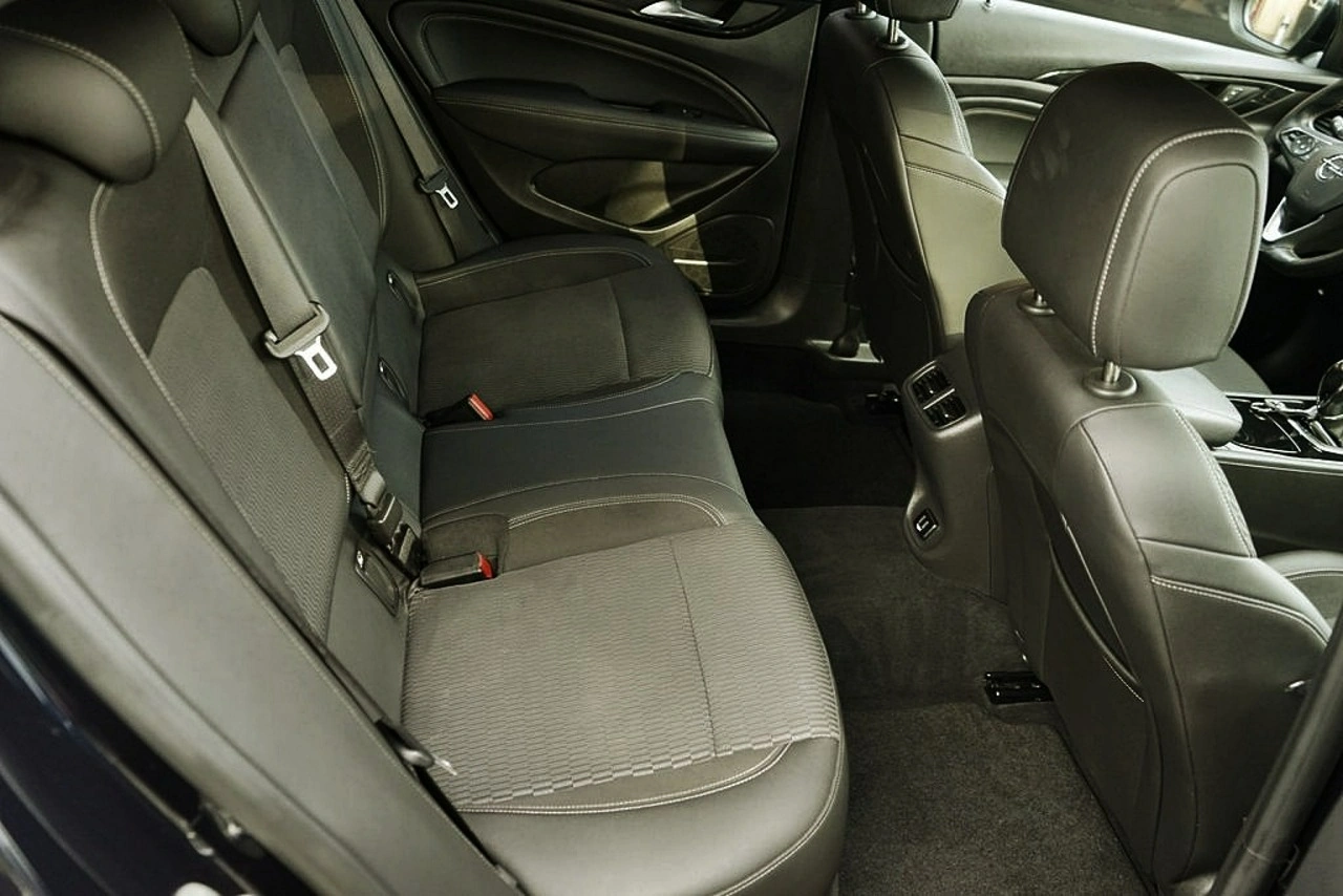 Opel Insignia Grand Sport - Zdjęcie 13