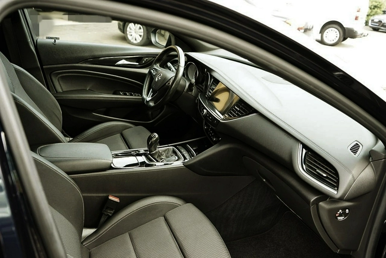 Opel Insignia Grand Sport - Zdjęcie 14