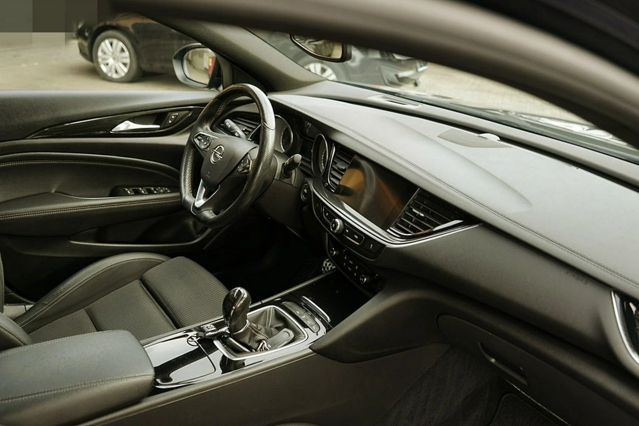Opel Insignia Grand Sport - Zdjęcie 15