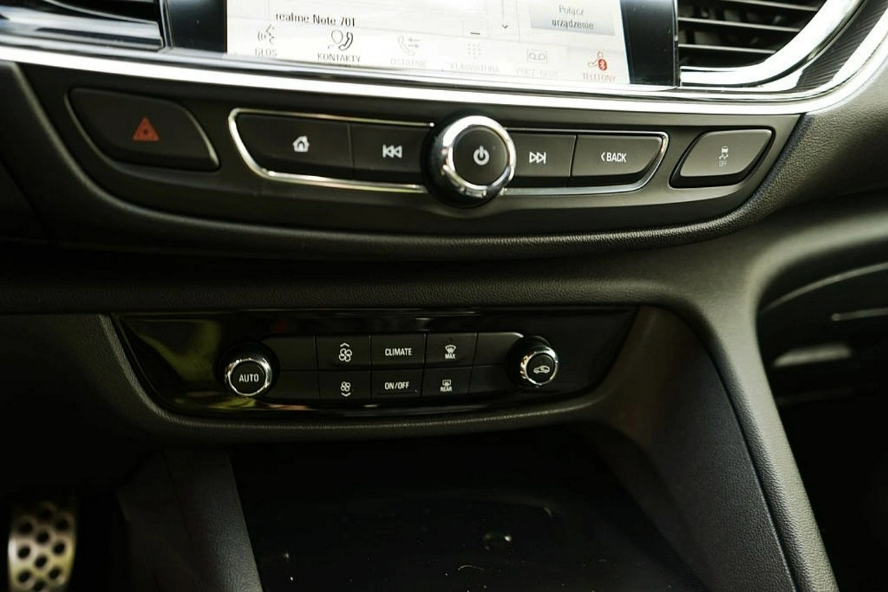 Opel Insignia Grand Sport - Zdjęcie 17