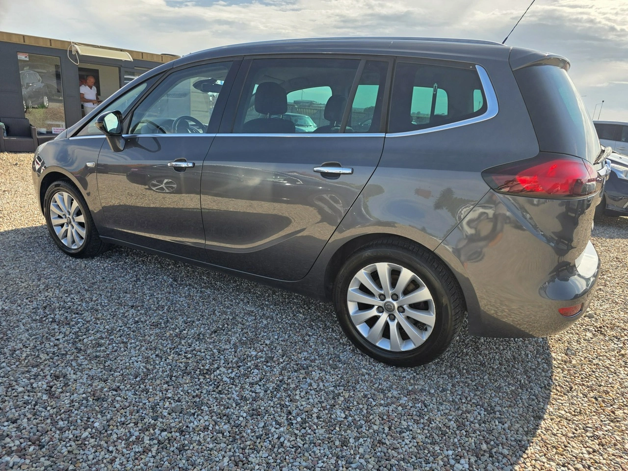 Opel Zafira - Zdjęcie 21