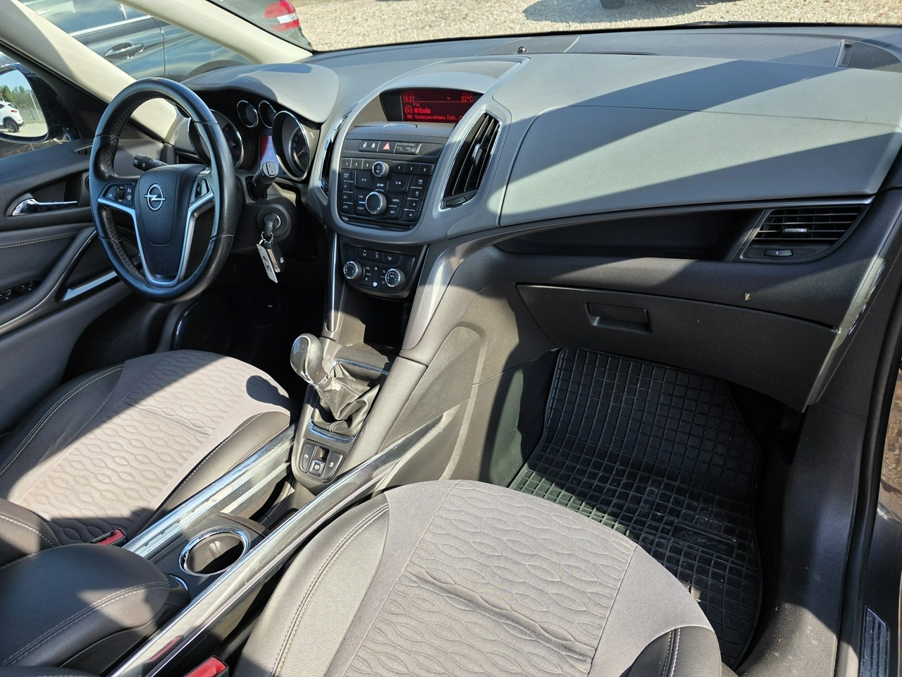 Opel Zafira - Zdjęcie 8