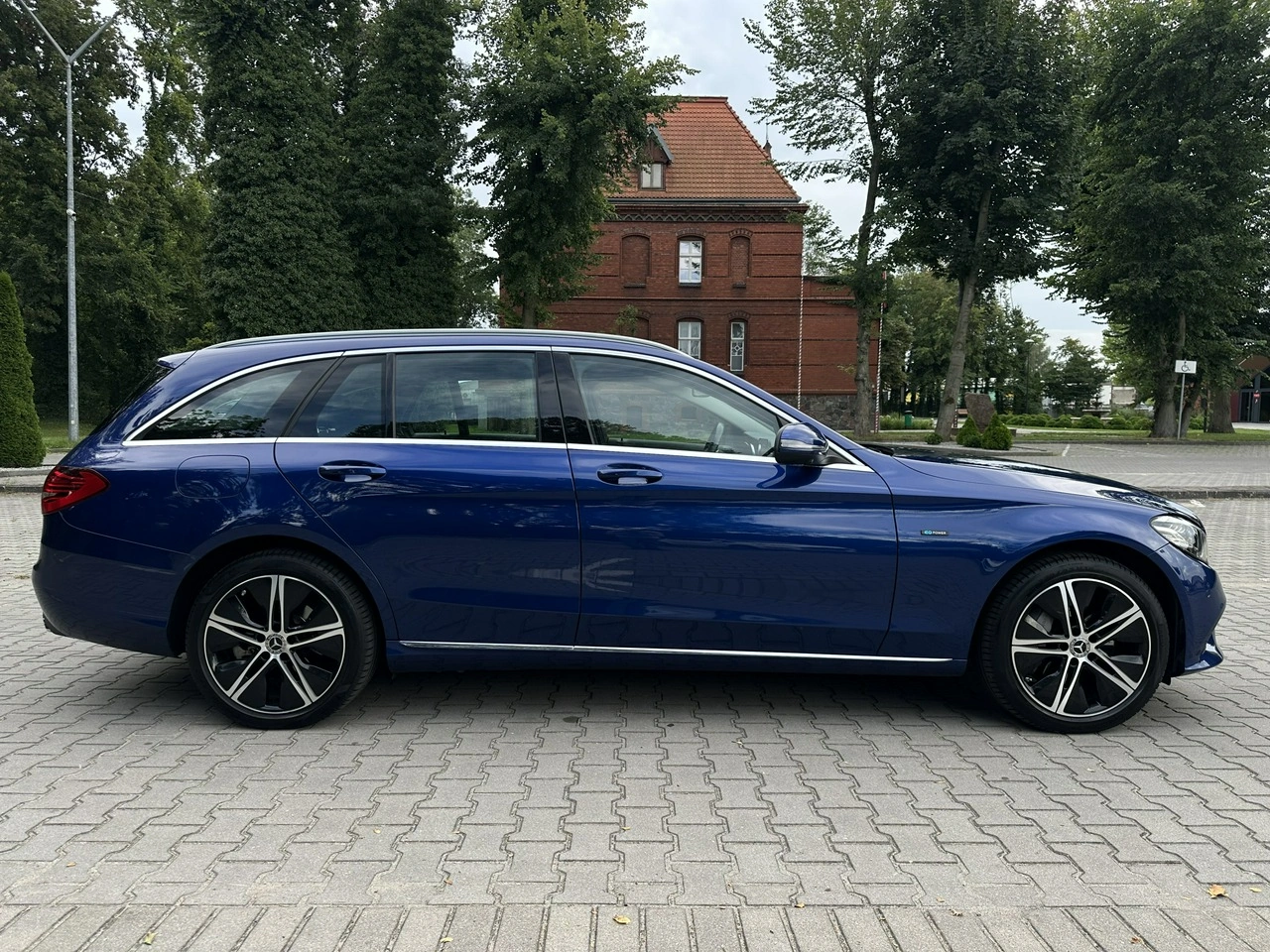 Mercedes C 300 - Zdjęcie 4
