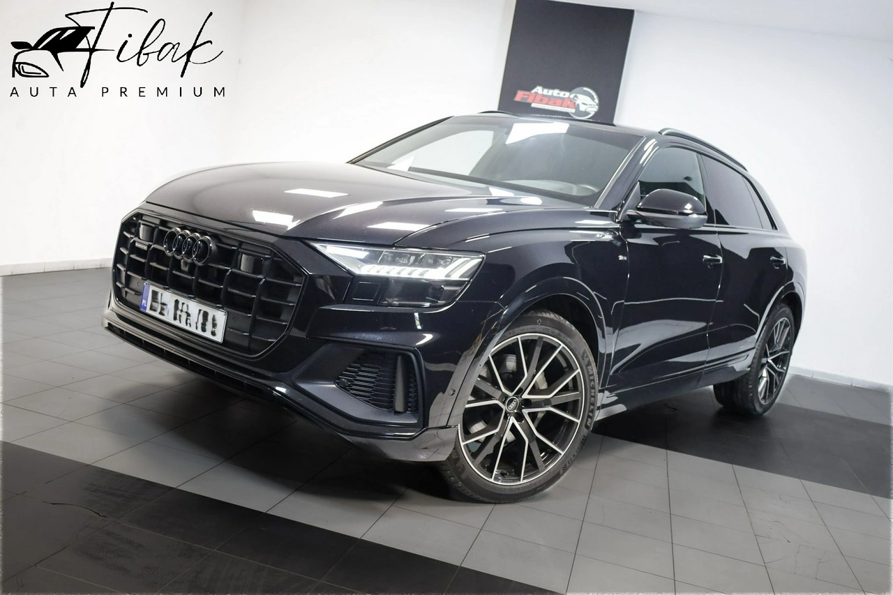 Audi Q8 - Główne zdjęcie