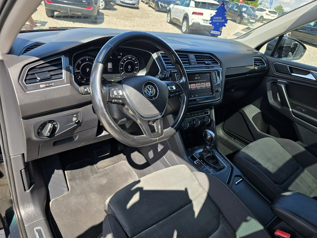 Volkswagen Tiguan - Zdjęcie 22