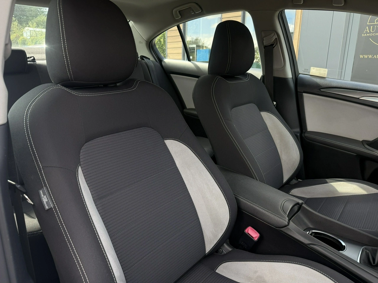 Toyota Avensis - Zdjęcie 10
