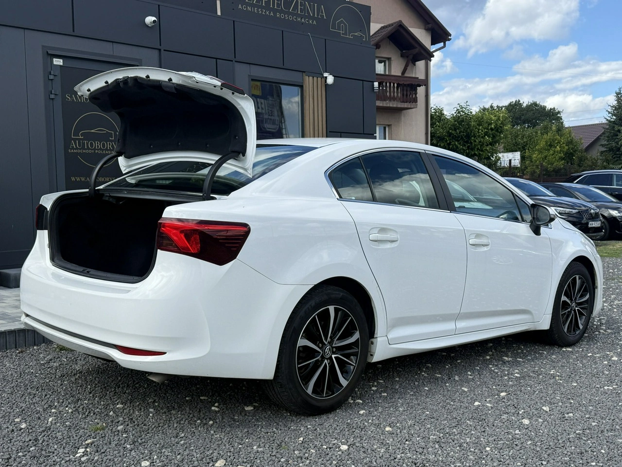 Toyota Avensis - Zdjęcie 27