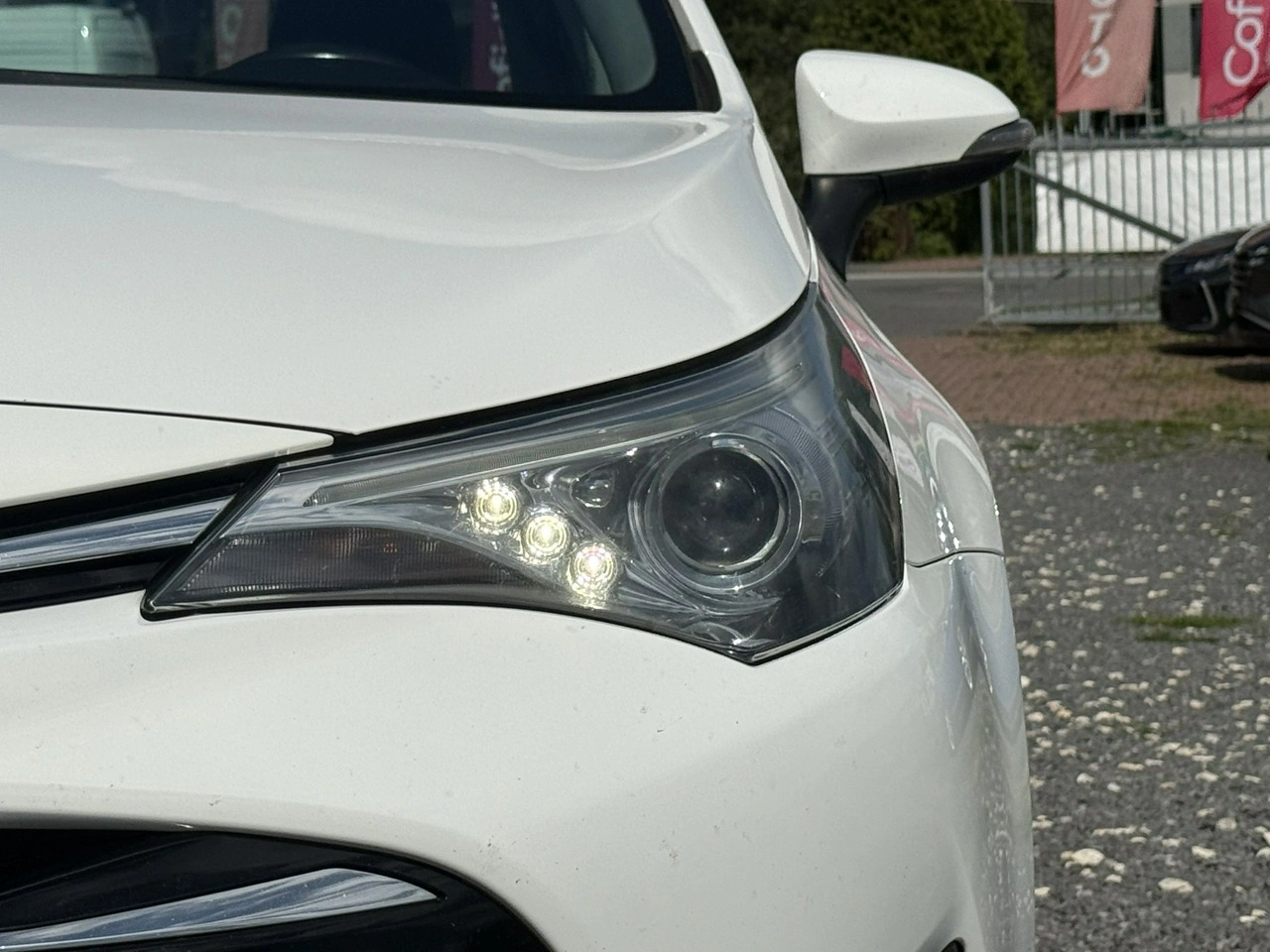 Toyota Avensis - Zdjęcie 3