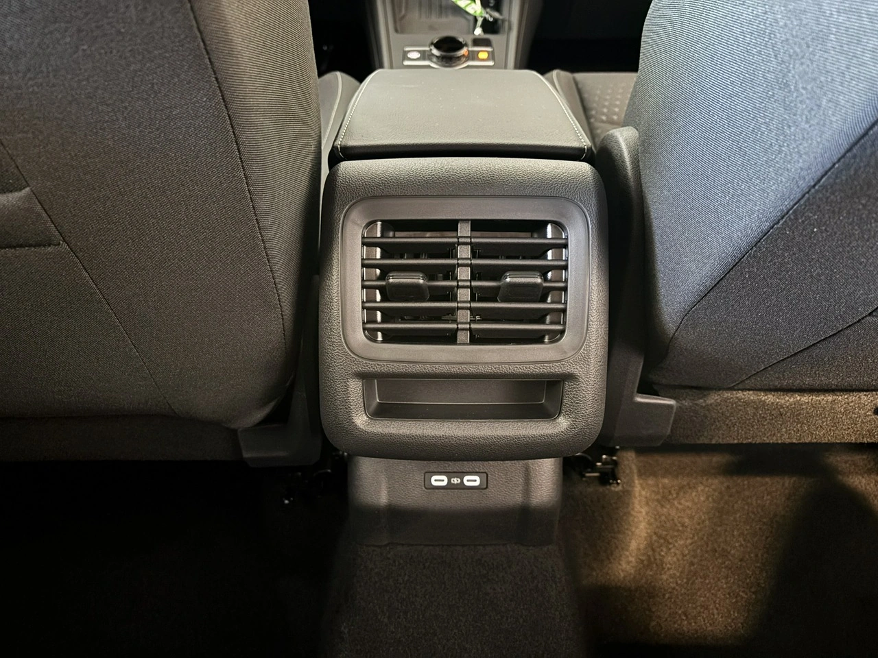 Volkswagen T-Roc - Zdjęcie 14