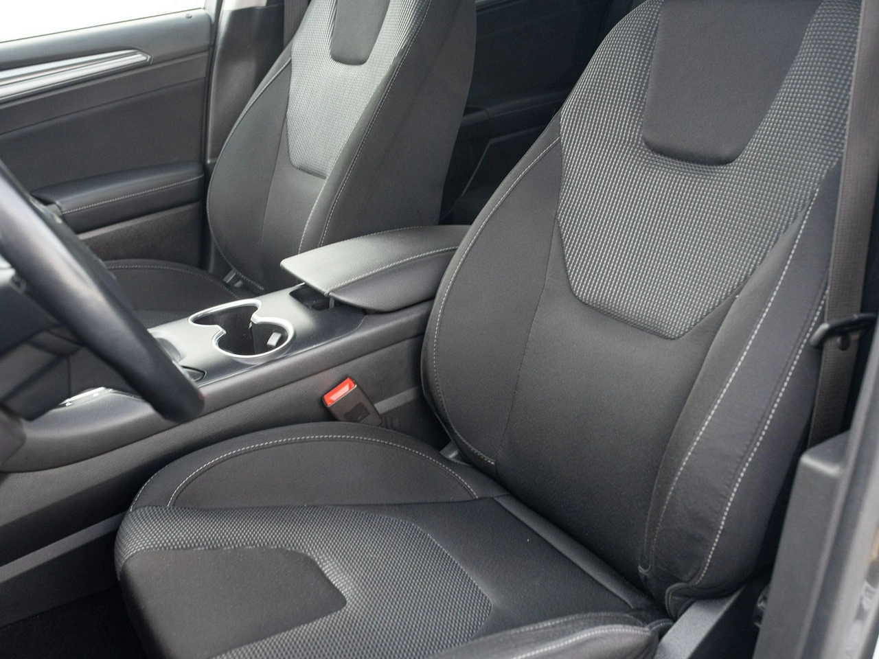 Ford Mondeo - Zdjęcie 10