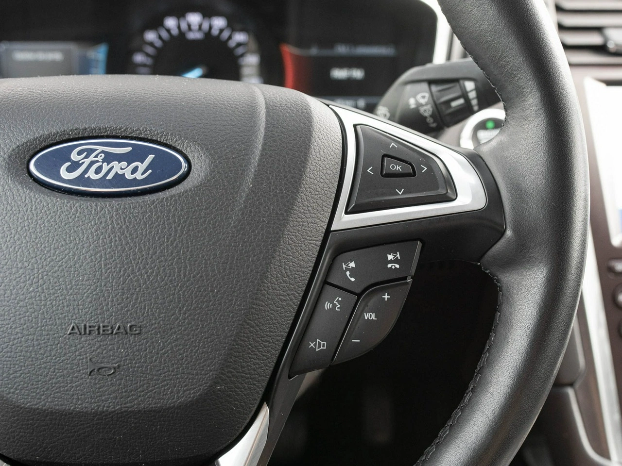 Ford Mondeo - Zdjęcie 13