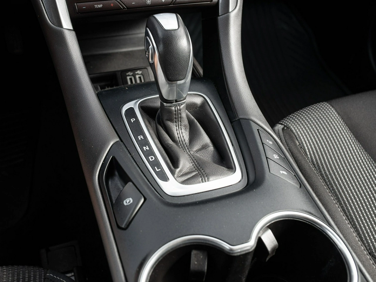 Ford Mondeo - Zdjęcie 14