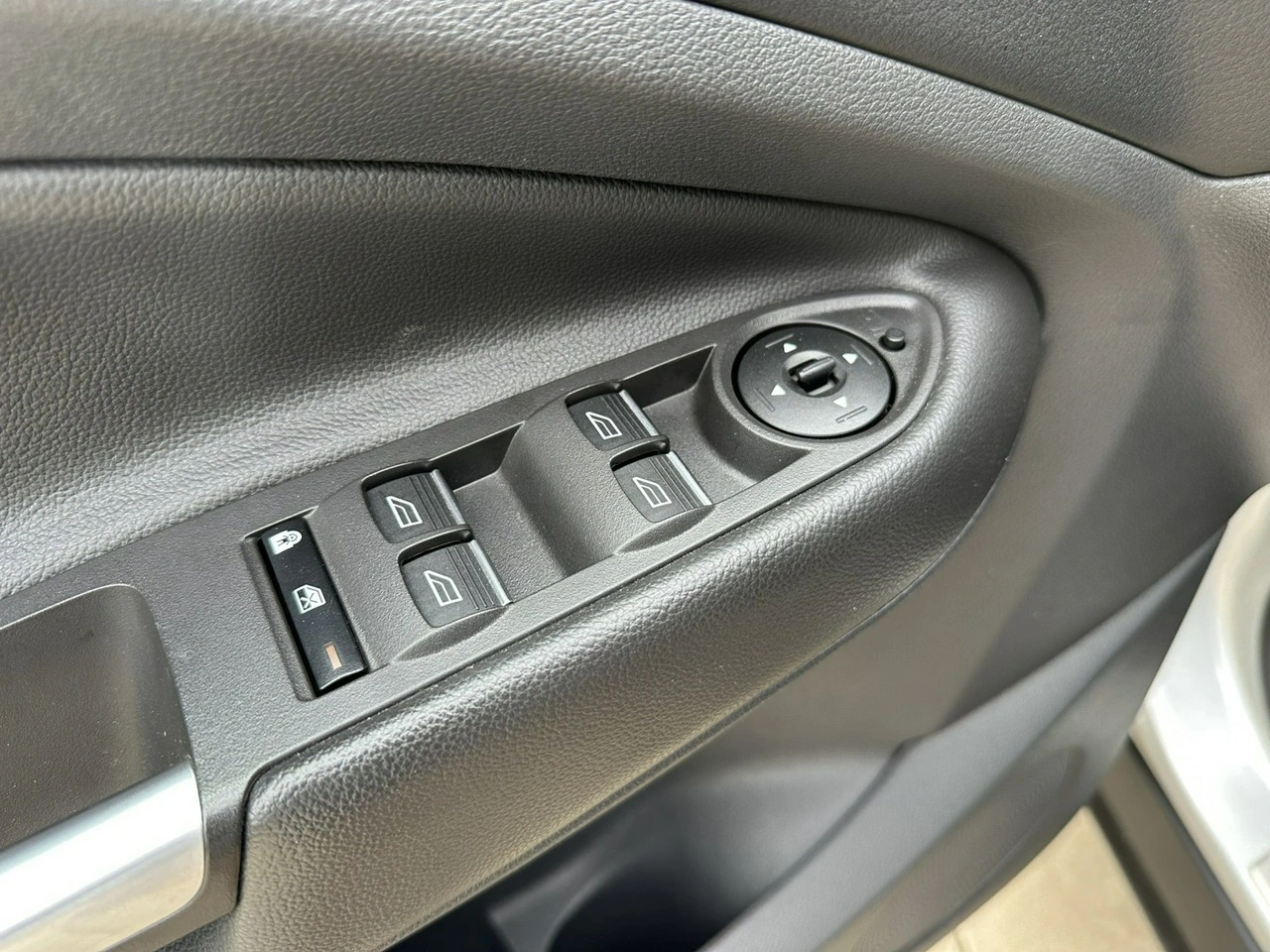 Ford Kuga - Zdjęcie 13