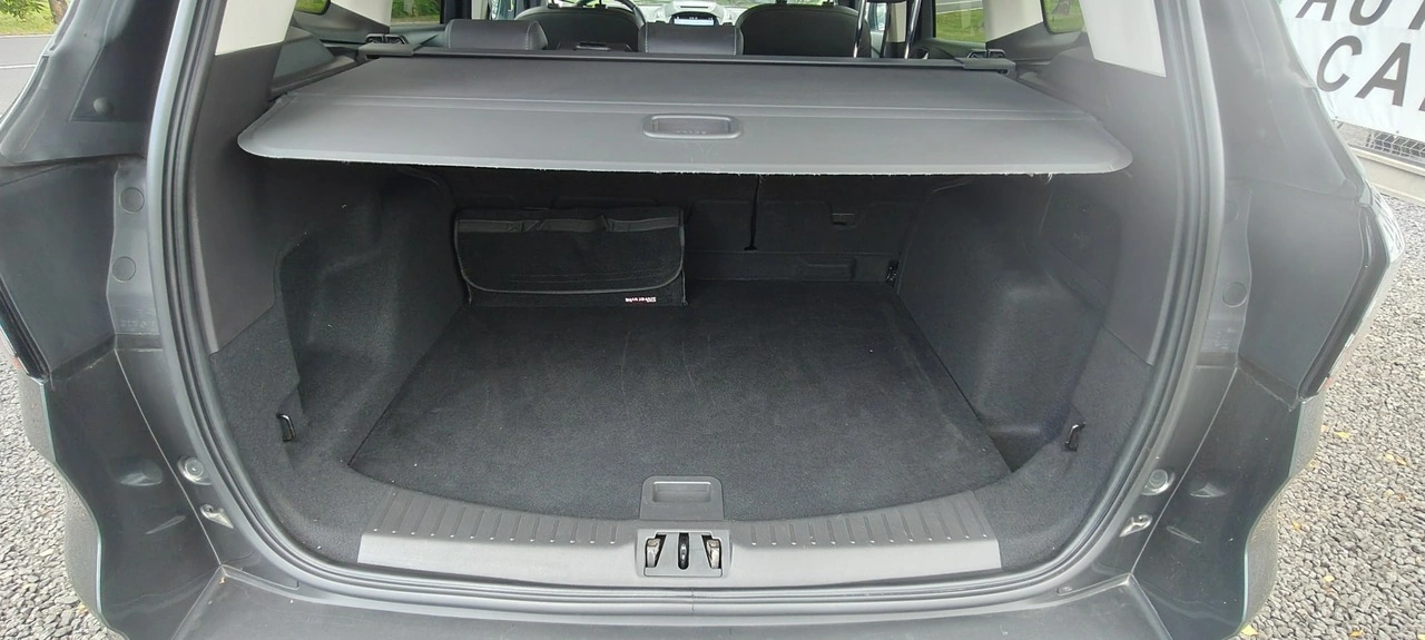 Ford Kuga - Zdjęcie 17