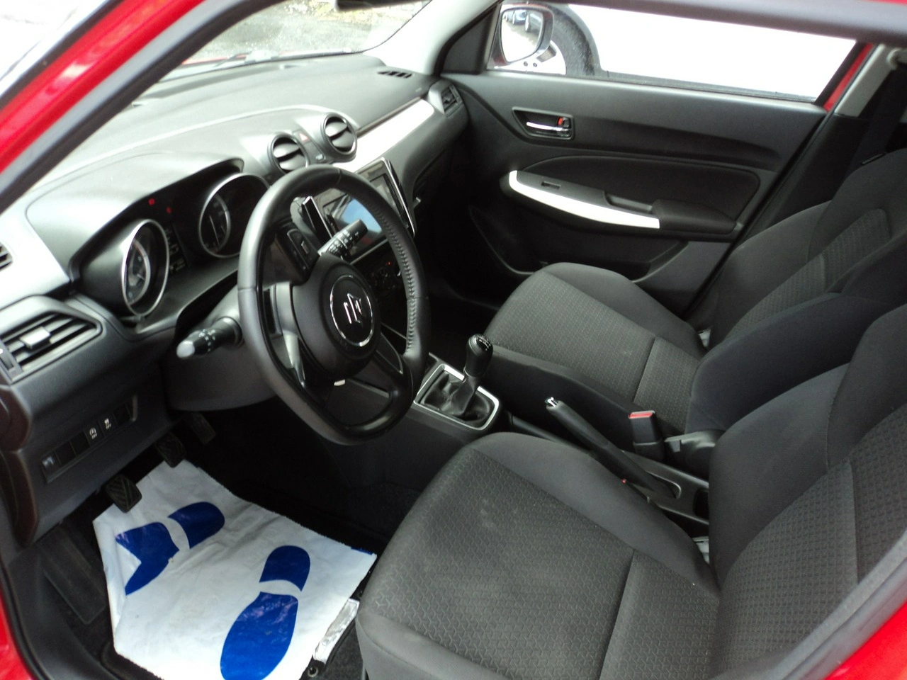 Suzuki Swift - Zdjęcie 9