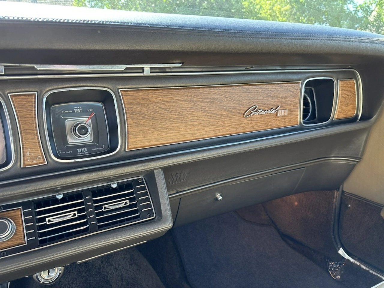 Lincoln Continental - Zdjęcie 24