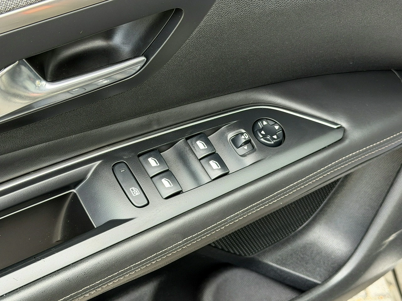 Peugeot 3008 - Zdjęcie 8