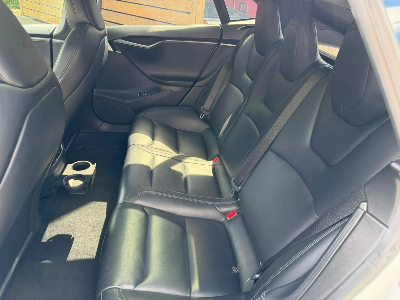 Tesla Model S - Zdjęcie 9