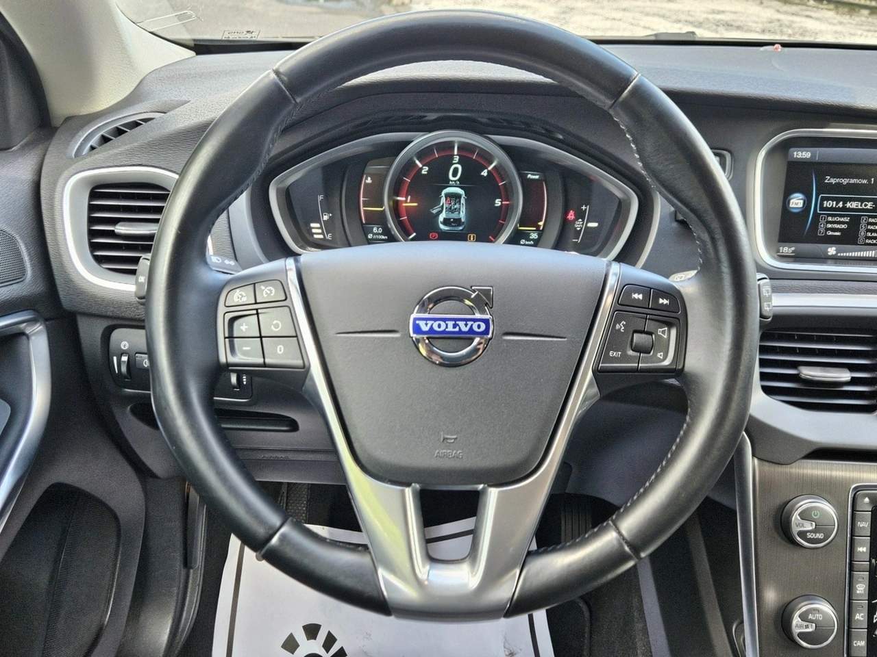 Volvo V40 - Zdjęcie 10