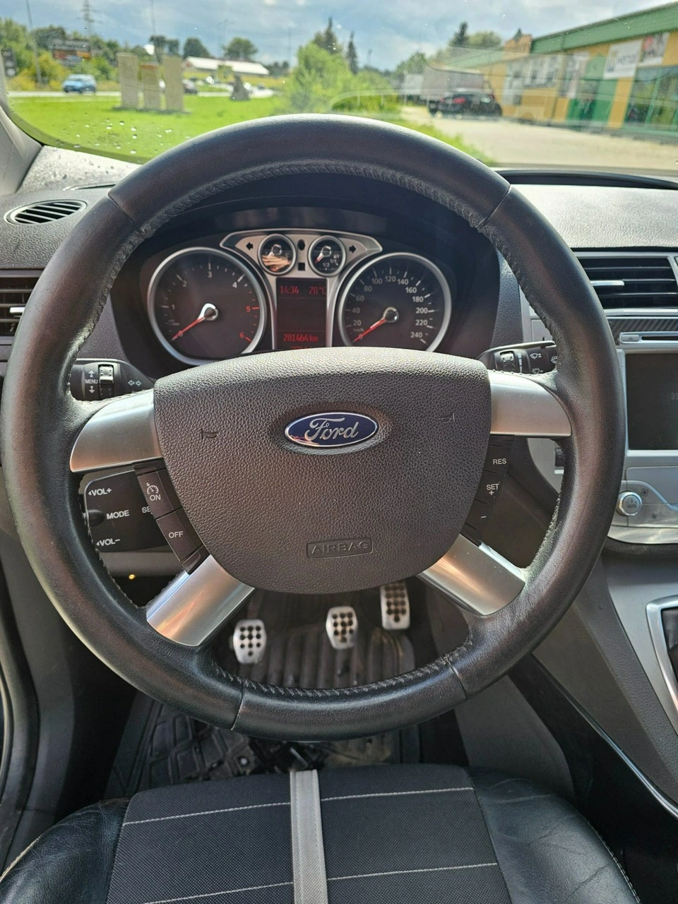 Ford Kuga - Zdjęcie 10