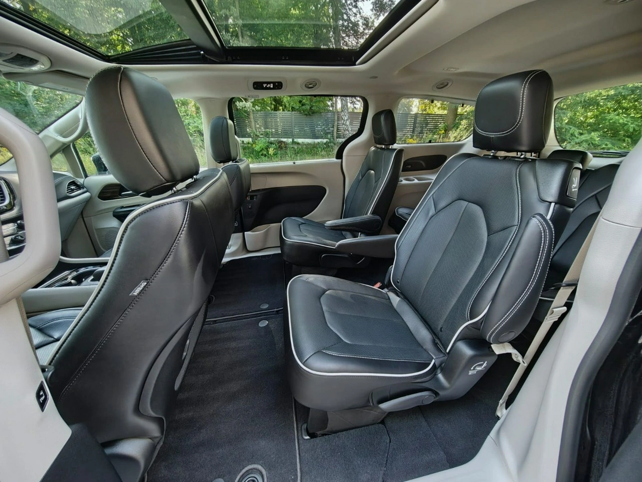 Chrysler Pacifica - Zdjęcie 15