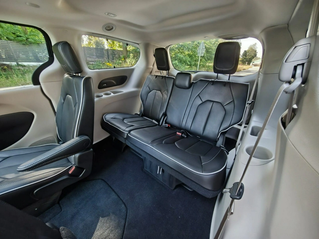 Chrysler Pacifica - Zdjęcie 17