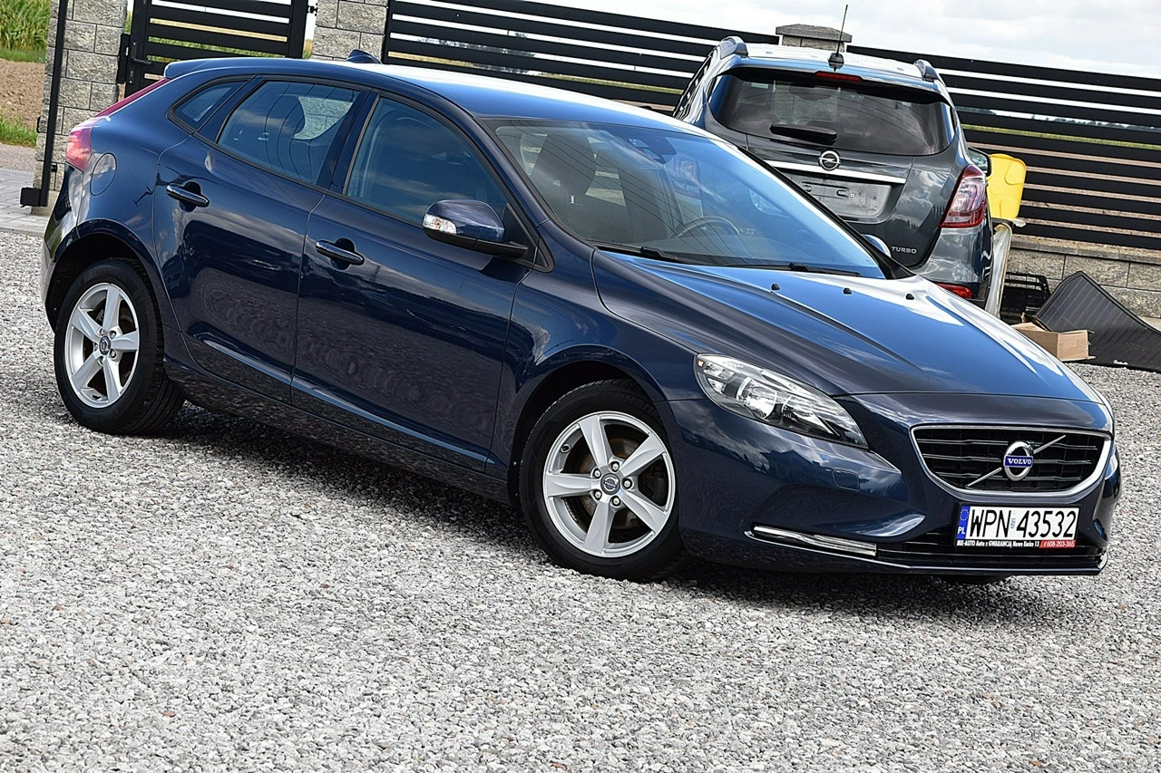 Volvo V40 - Zdjęcie 17